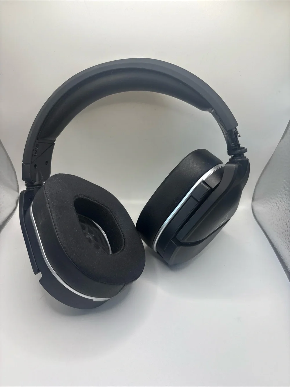 Turtle Beach Stealth 700 G2X MAX Wireless Gaming Xbox, PS, PC For Parts